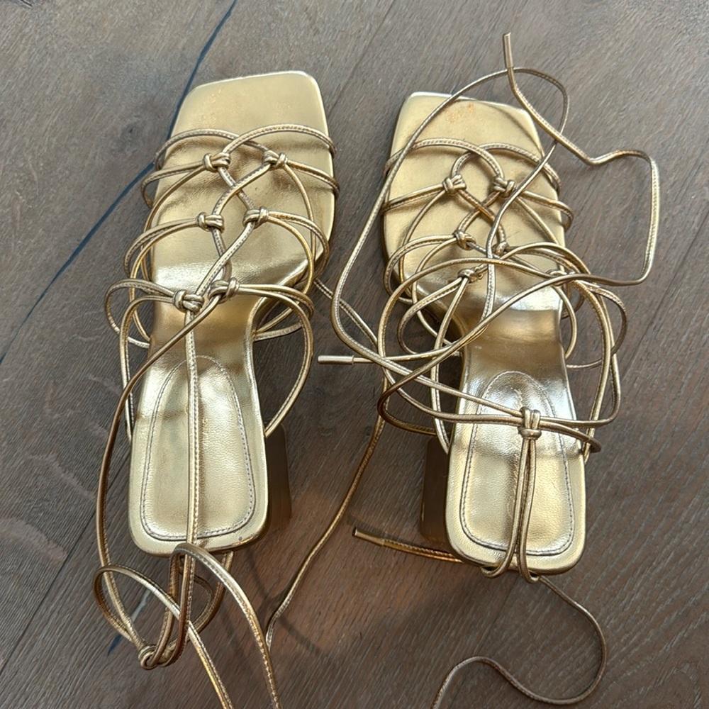 Gianvito Rossi Gold Minas Block Sandal, 7.5 - Picture 12 of 17
